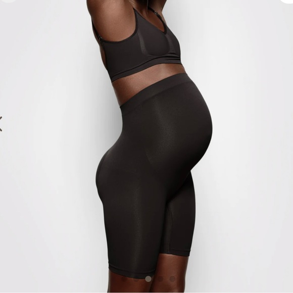 SKIMS Intimates & Sleepwear Skims Maternity Sculpting Short Mid